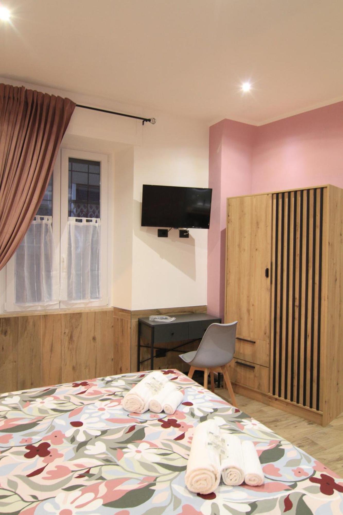 Helle Hus Guest House - 200M From Piazza Bologna Metro And 10 Minutes From The Colosseum Екстер'єр фото
