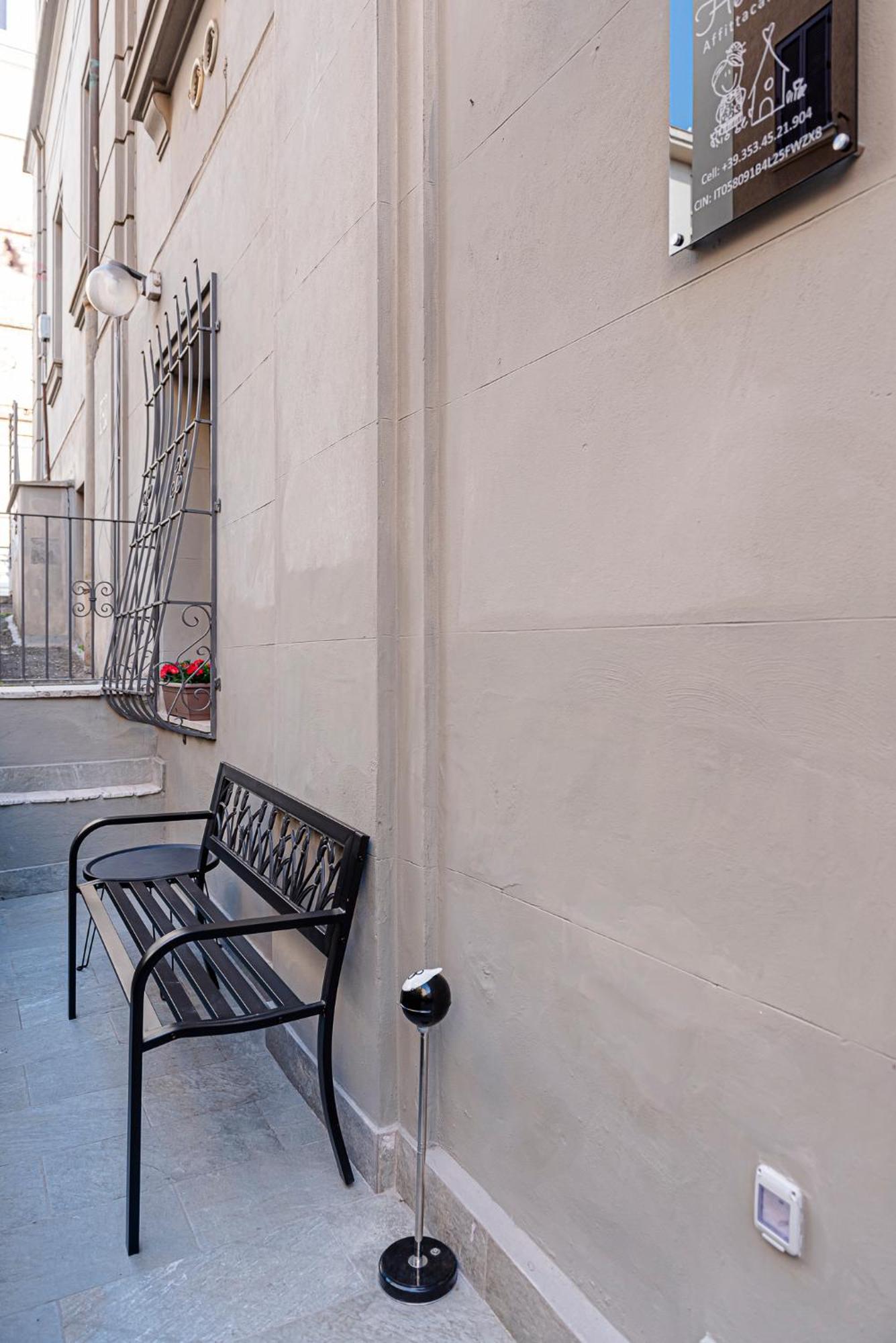 Helle Hus Guest House - 200M From Piazza Bologna Metro And 10 Minutes From The Colosseum Екстер'єр фото