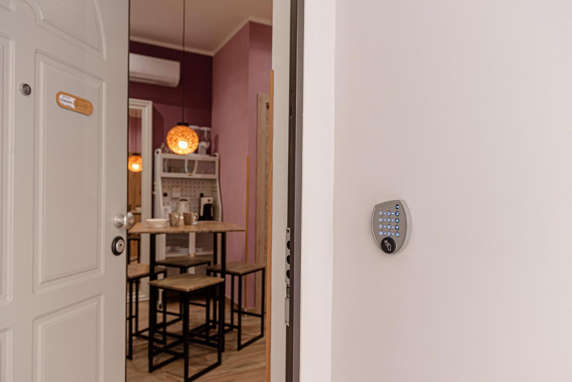 Helle Hus Guest House - 200M From Piazza Bologna Metro And 10 Minutes From The Colosseum Номер фото
